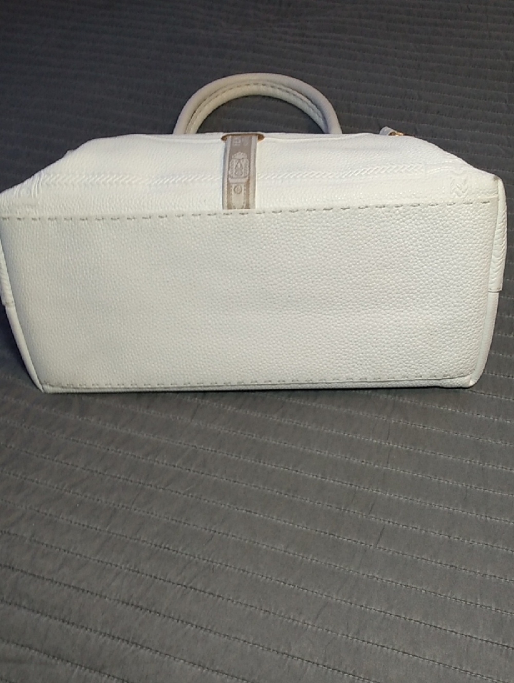 Fendi White Leather Tote with Gold-Tone Buckle Accents SELLERIA VILLA BORGHESE - Picture 3 of 17
